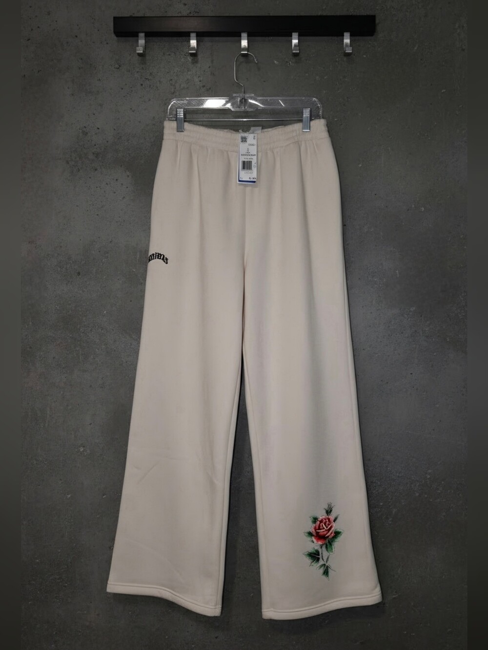NWT Adidas Originals Rose Graphic Sweatpant | L
